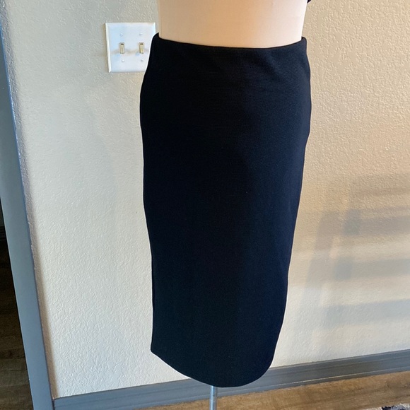 LOFT Skirts Nwt Loft Pull Up Pencil Skirt With Slit In The Back